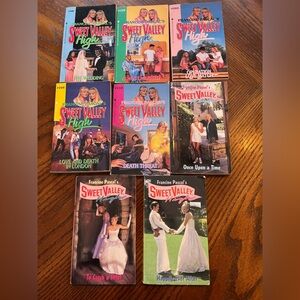 Sweet Valley High Books | Set of 8 | vintage 1990’s | Francine Pascal